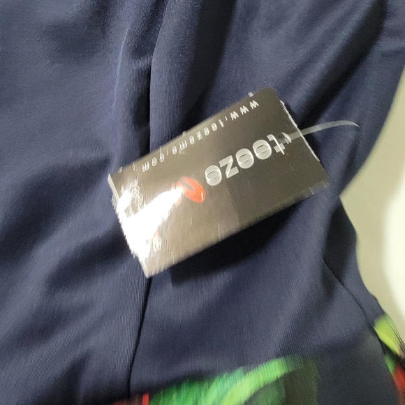 Teeze Me Short Homecoming Dress Floral Bottom  Juniors Size 5 NWT - Picture 8 of 9